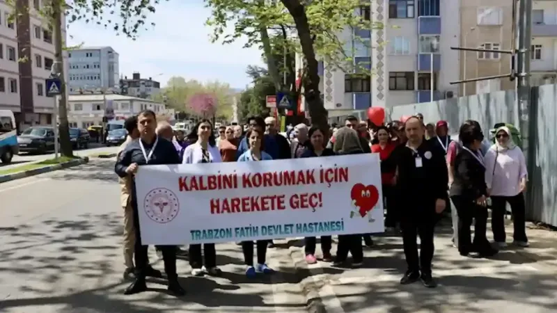 Trabzon’da Sağlık Çalışanları Kalp Sağlığı İçin Yürüdü: 36’ıncı Kalp Haftası Etkinlikleri