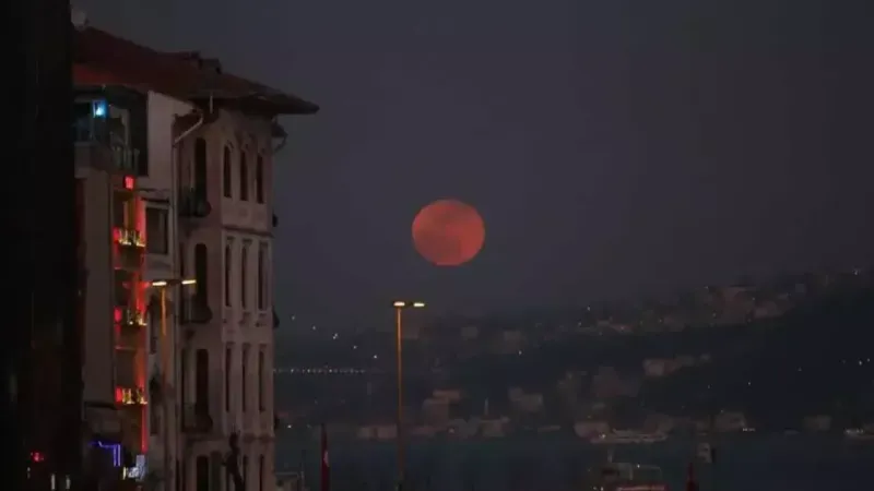 Kanlı Ay Tutulması Ne Zaman? Türkiye’den Görülebilecek Mi?